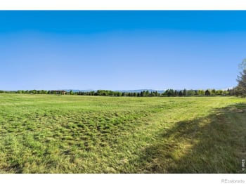 9715 Meadow Ridge Ln, Longmont, CO 80504