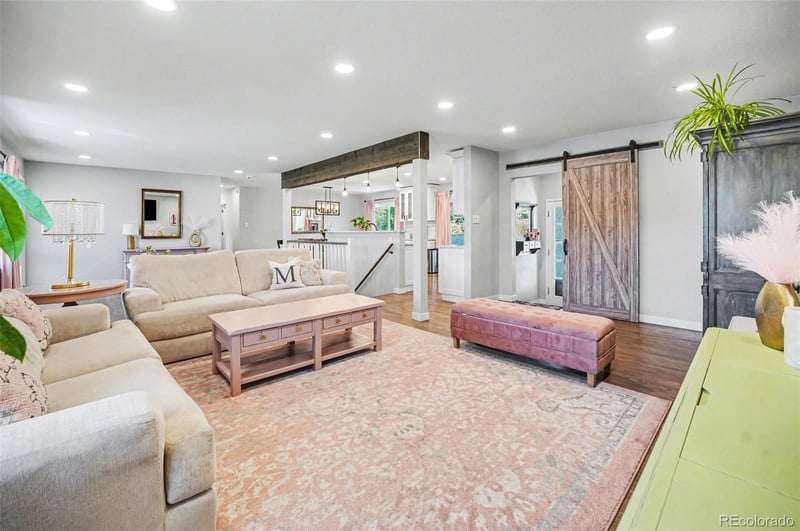 888 Swadley St, Lakewood, CO 80228