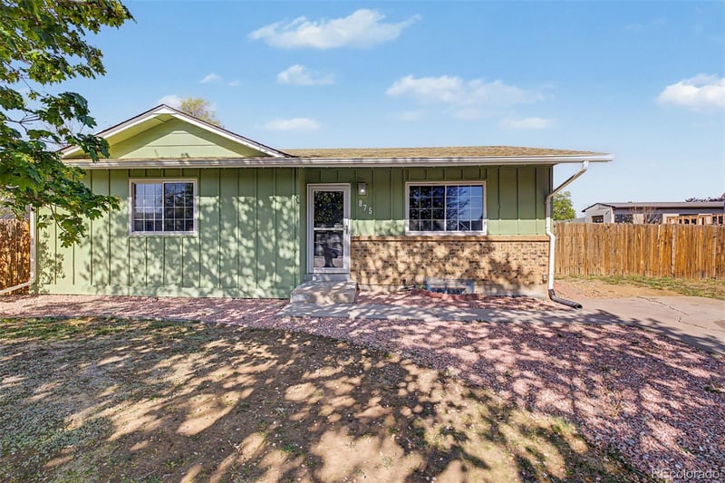 875 Memphis St, Aurora, CO 80011