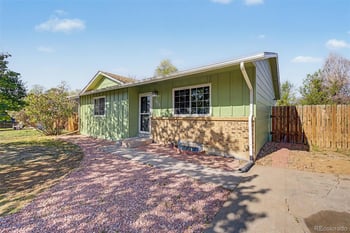 875 Memphis St, Aurora, CO 80011