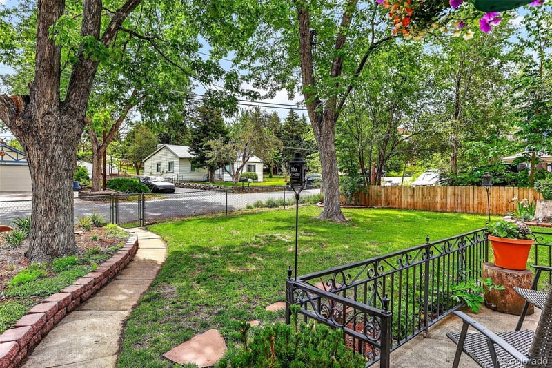 5331 Primrose Ln, Denver, CO 80221