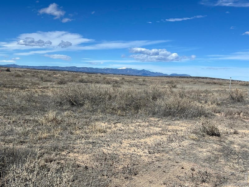 323 Earl Dr, Pueblo West, CO 81007