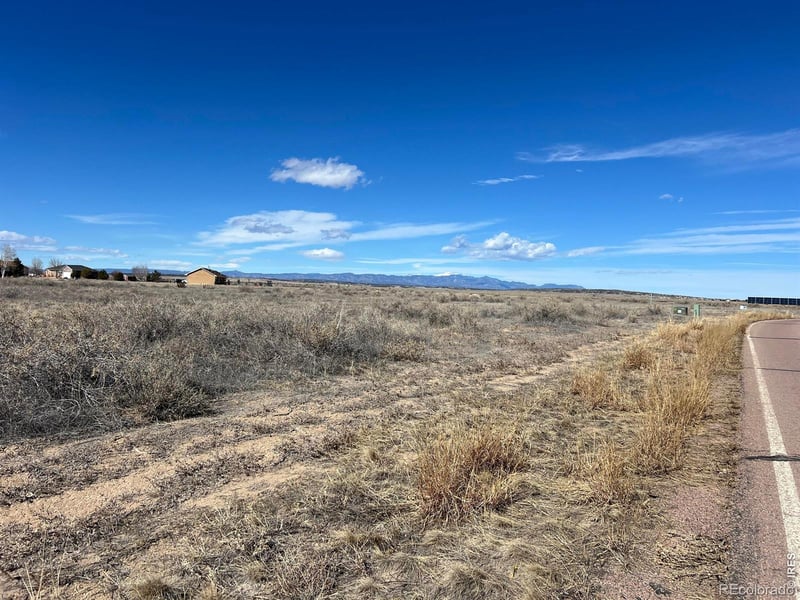 323 Earl Dr, Pueblo West, CO 81007