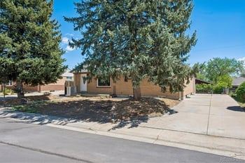 7250 Avrum Dr, Denver, CO 80221