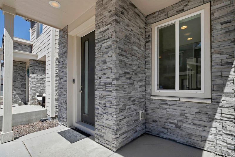 23642 5th Dr, Aurora, CO 80018