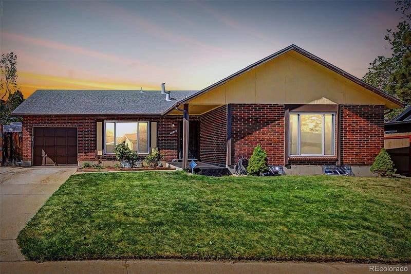 5009 Uvalda St, Denver, CO 80239