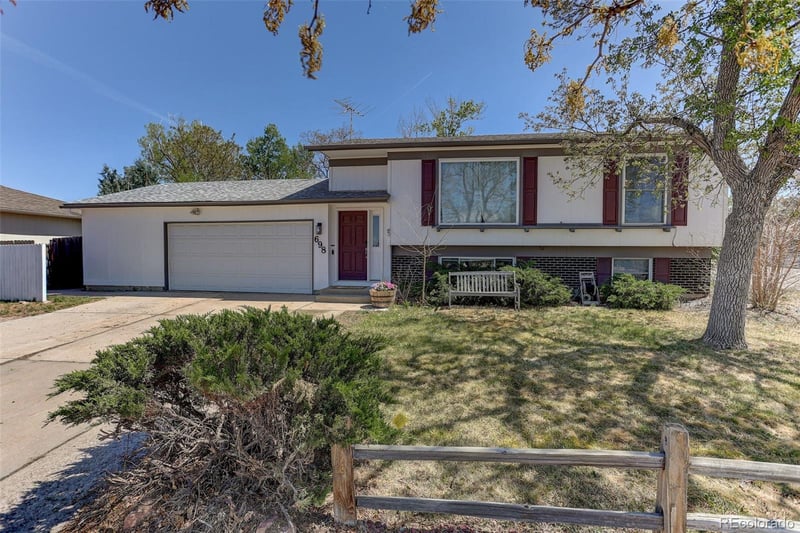 698 Moline St, Aurora, CO 80012