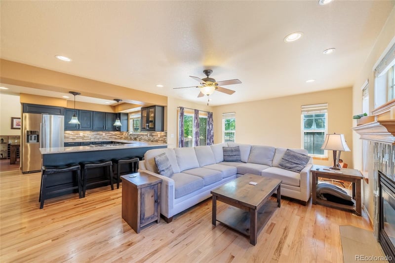 2513 Falcon Dr, Longmont, CO 80503