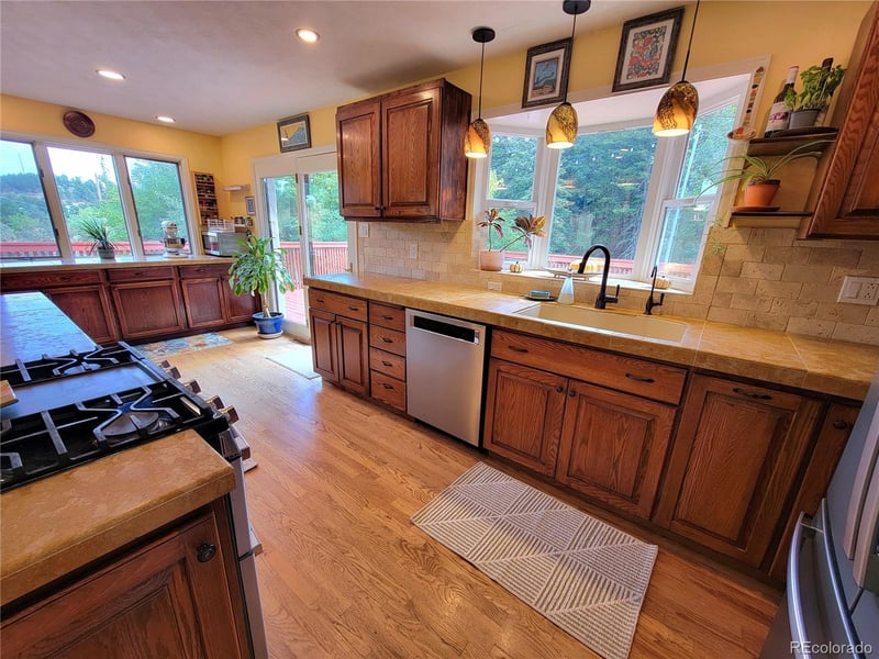 570 Columbine Ave, Golden, CO 80401