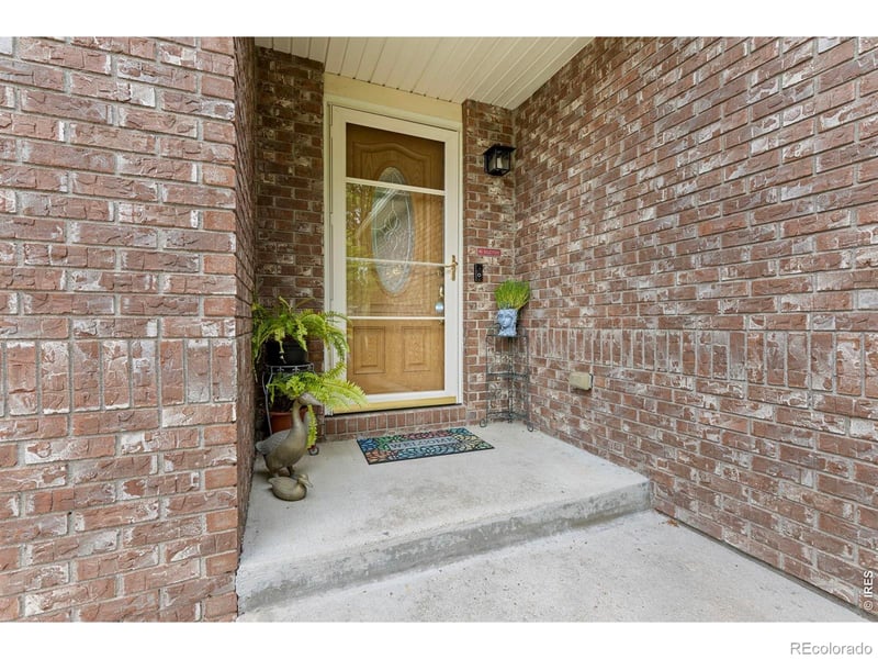 2517 Falcon Dr, Longmont, CO 80503