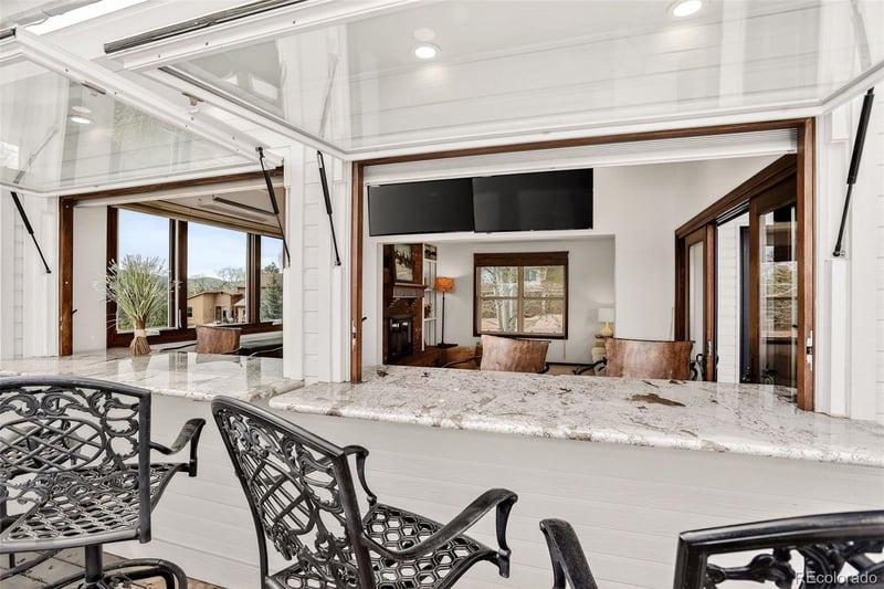 135 Palm Springs Dr, Colorado Springs, CO 80921