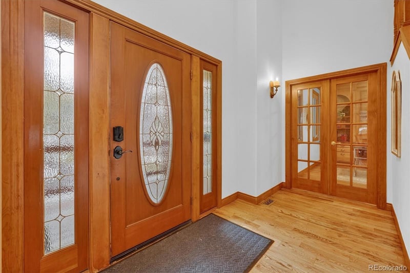 916 Tenderfoot Dr, Larkspur, CO 80118