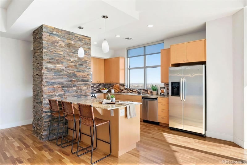 2001 Lincoln St #2422L, Denver, CO 80202