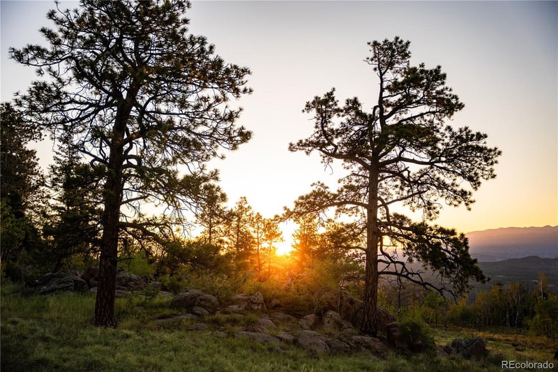 404 Valley Dr, Florissant, CO 80816