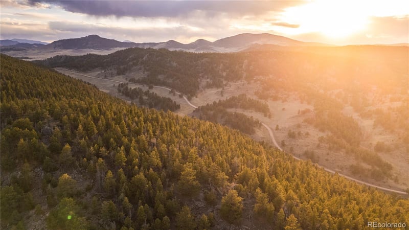 404 Valley Dr, Florissant, CO 80816