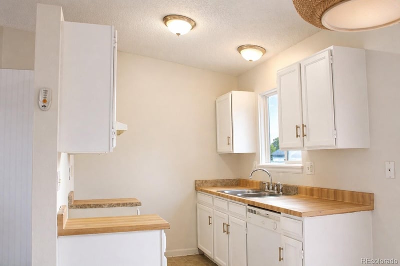 910 Nolte Dr, Colorado Springs, CO 80916