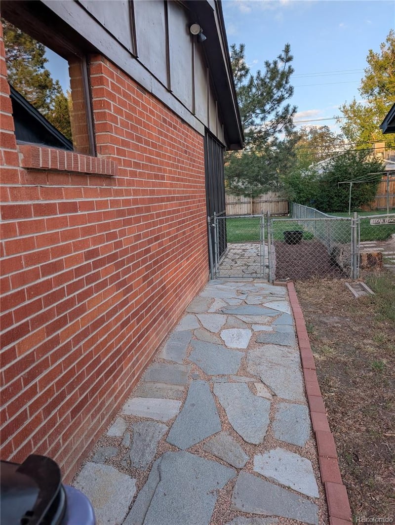 962 Holly St, Denver, CO 80246