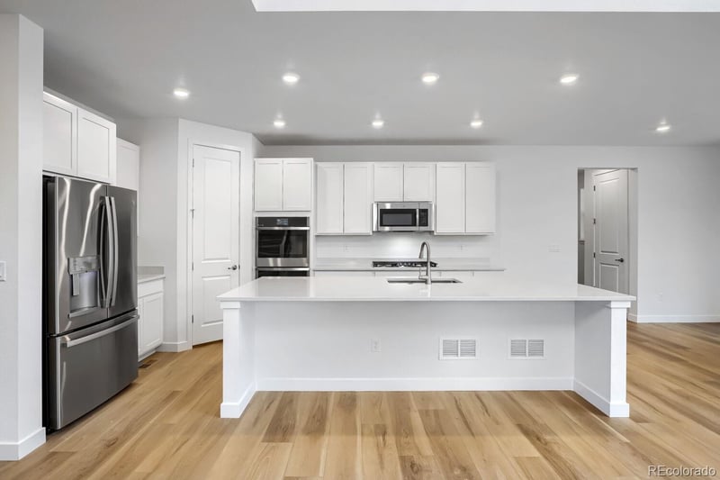 24674 Kettle Ct, Aurora, CO 80016