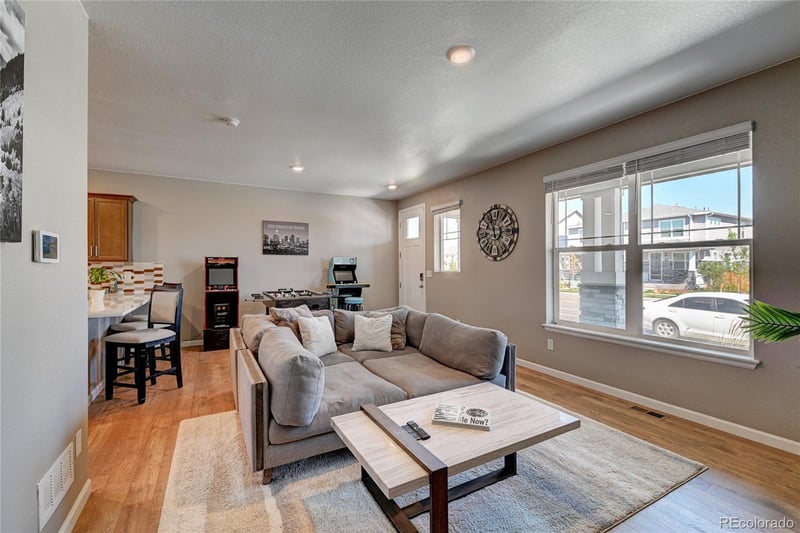 21862 8th Ave, Aurora, CO 80018