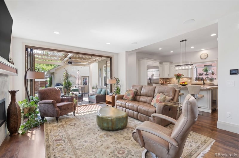 2335 N Glencoe St, Denver, CO 80207