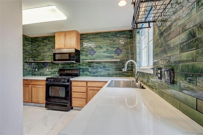 7582 Sicily Way, Aurora, CO 80016