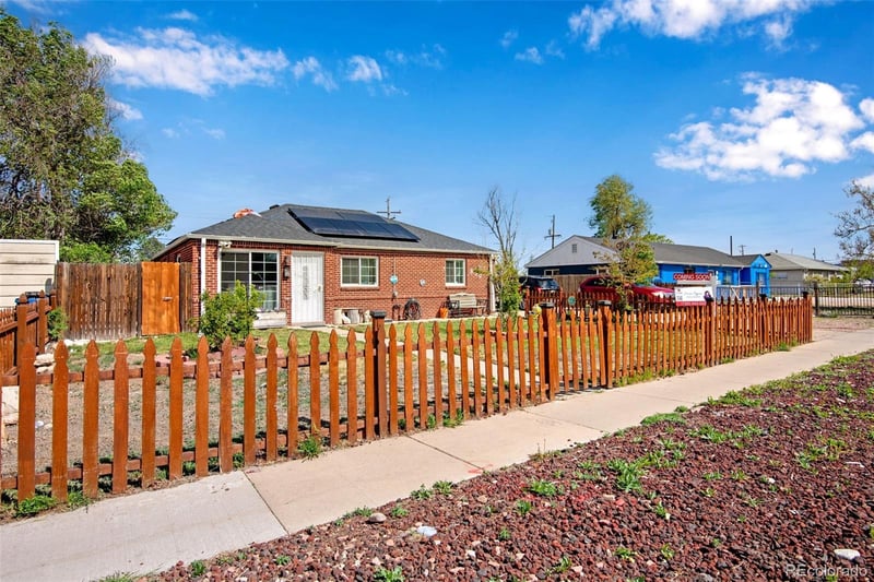 850 Peoria St, Aurora, CO 80011