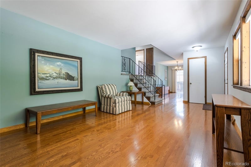 425 Uvalda Cir, Aurora, CO 80012