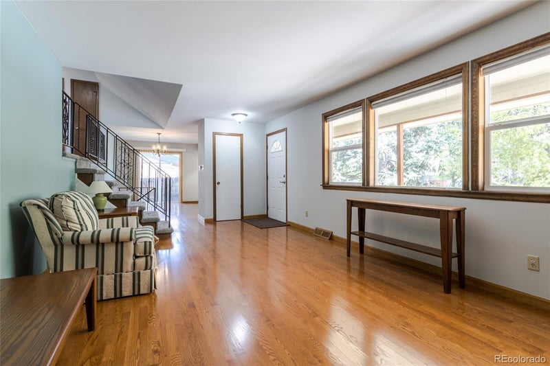 425 Uvalda Cir, Aurora, CO 80012