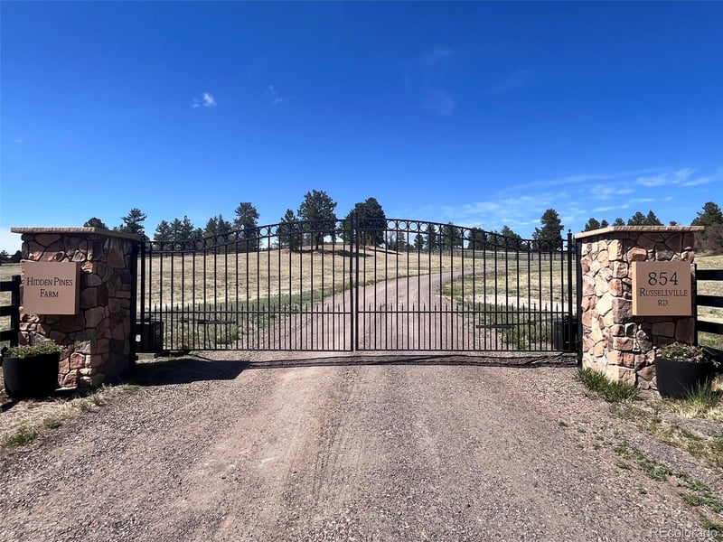854 Russellville Rd, Franktown, CO 80116