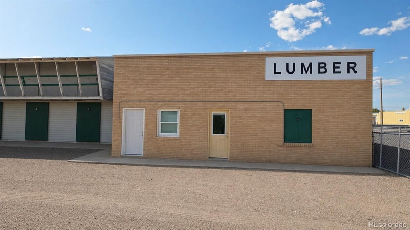 121 Walnut St, Julesburg, CO 80737