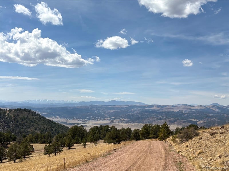 2121 Cr 1 , Florissant, CO 80816
