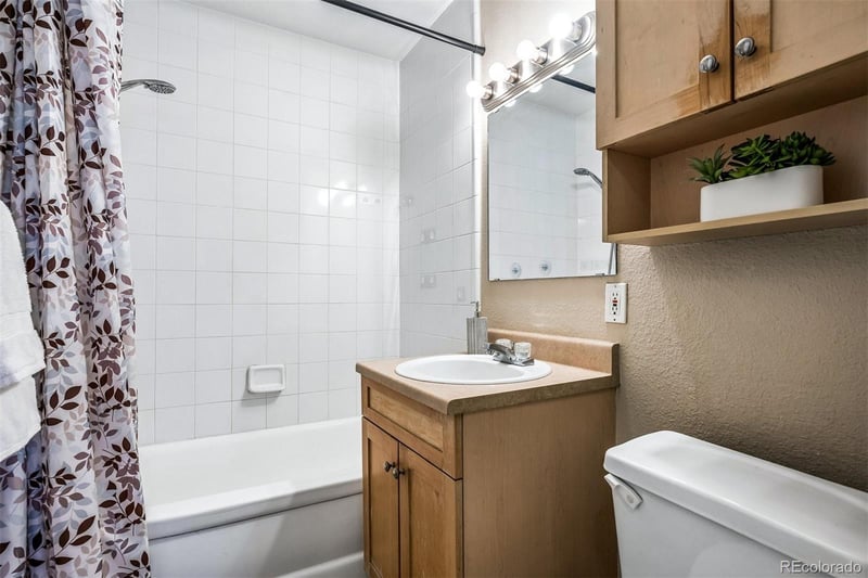 2500 York St #213, Denver, CO 80210