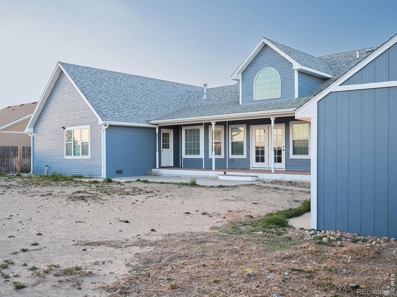 14044 Cottonwood Cir, Sterling, CO 80751