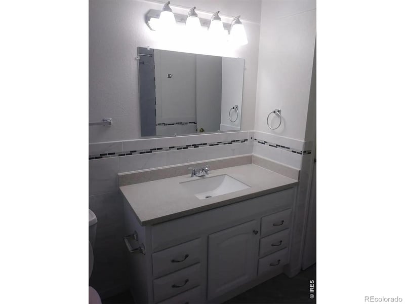 706 Darby Ct, Longmont, CO 80501