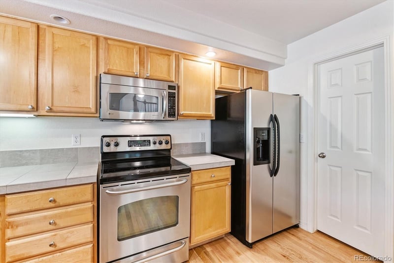 2330 Salem Cir, Aurora, CO 80014