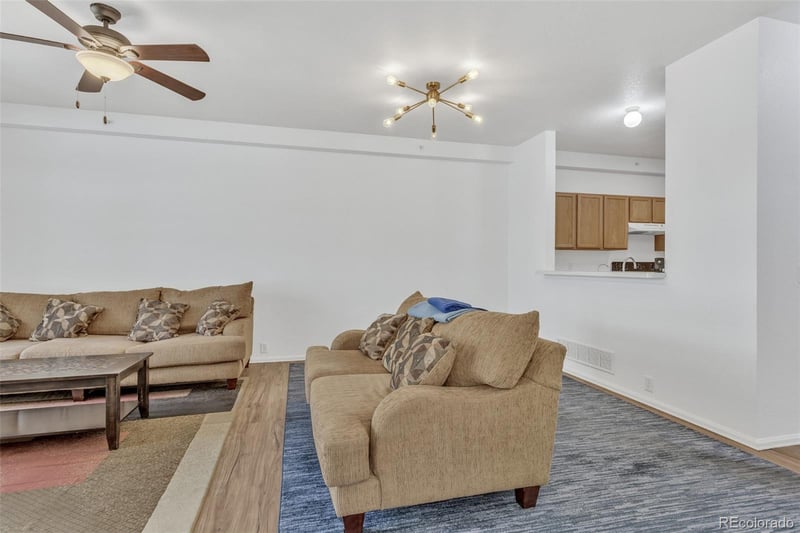 9758 Laredo St #17E, Commerce City, CO 80022