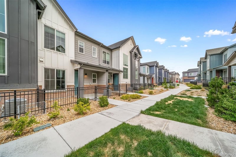 475 Millwall Cir, Castle Pines, CO 80108