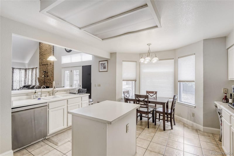 9853 Salford Ln, Highlands Ranch, CO 80126