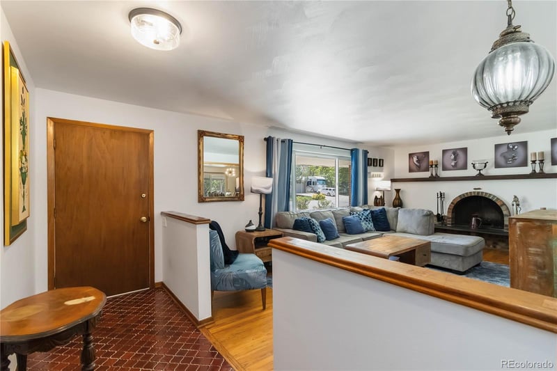 6905 4th Ave, Lakewood, CO 80226