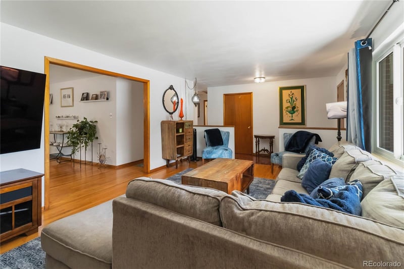 6905 4th Ave, Lakewood, CO 80226