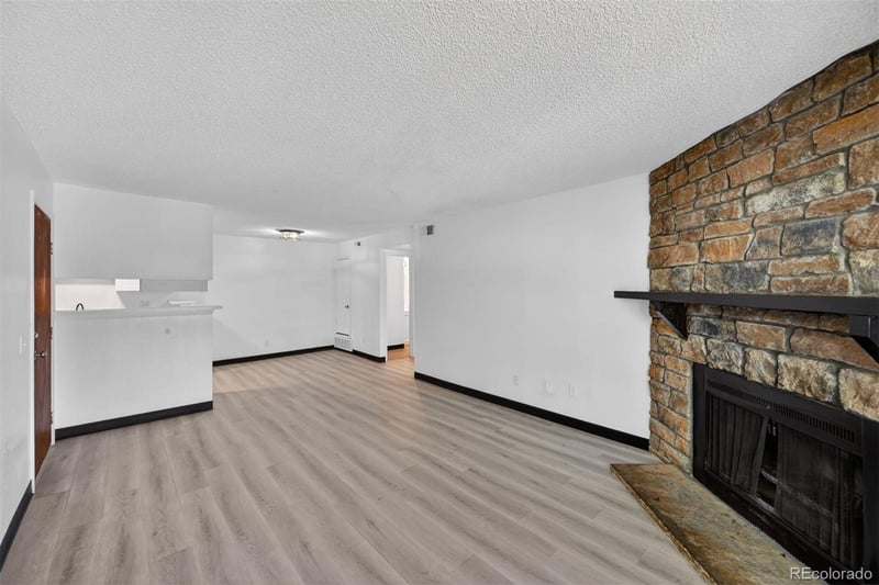 14404 Colorado Dr #204, Aurora, CO 80012