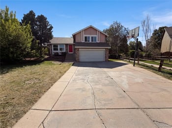 10330 Weaver Pl, Englewood, CO 80111