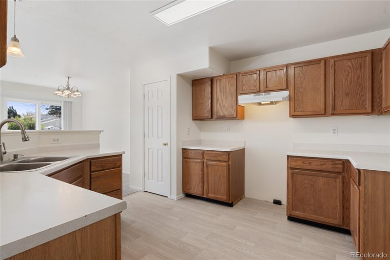 1276 Zeno Cir #E, Aurora, CO 80017