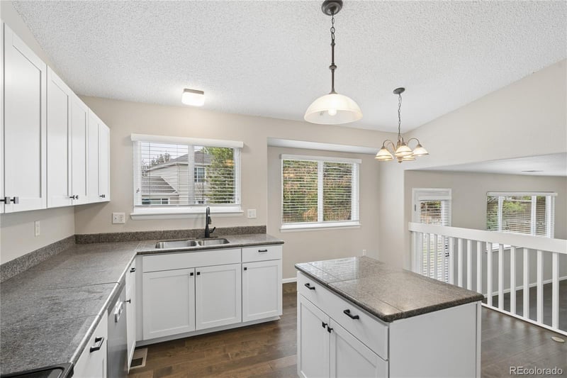 10606 Hyacinth Ct, Highlands Ranch, CO 80129