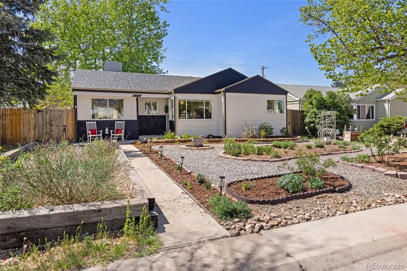 1157 Kingston St, Aurora, CO 80010