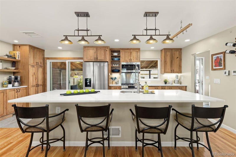 1157 Kingston St, Aurora, CO 80010