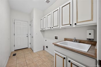 593 Kryptonite Dr, Castle Rock, CO 80108