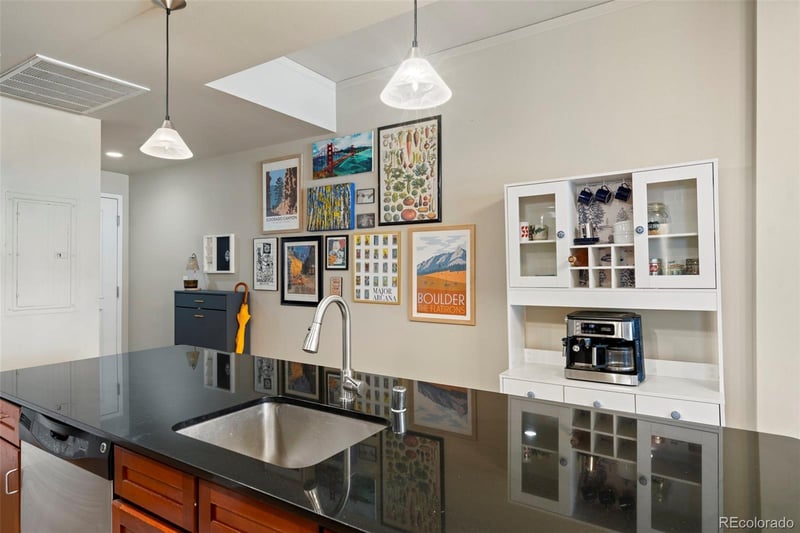 1975 Grant St #401, Denver, CO 80203