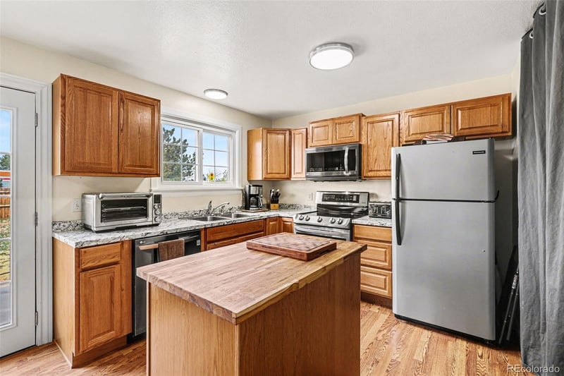 4304 Ceylon St, Aurora, CO 80015