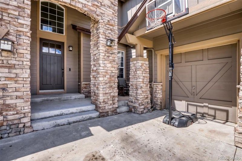 24476 Fremont Dr, Aurora, CO 80016